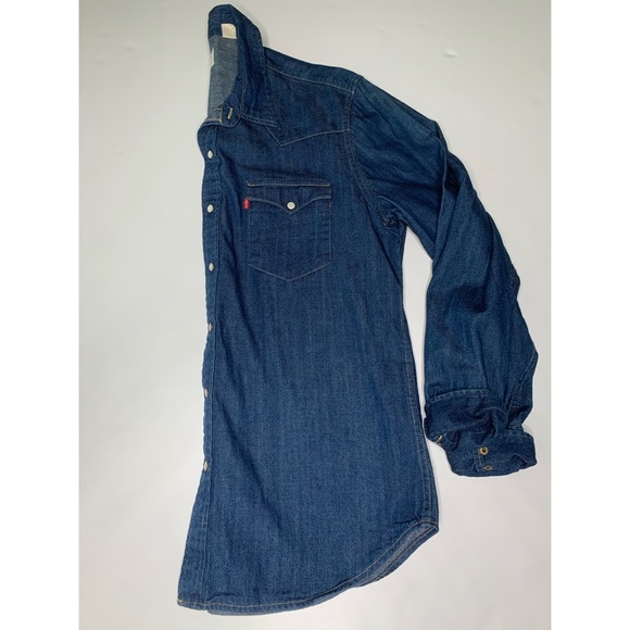 Levi’s Classic Denim Button Down Shirt - LARGE - Picture 4 of 6